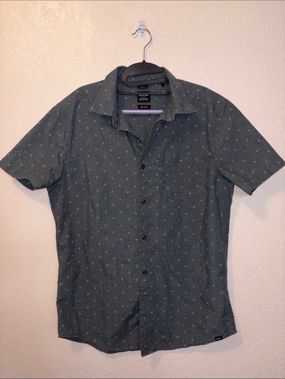 Prana Button Up Short Sleeve Shirt Men's Size M slim fit